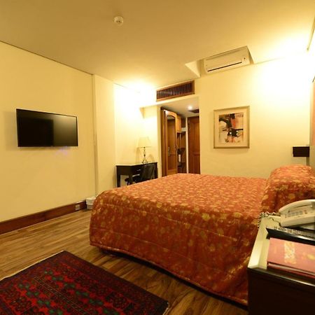 Regency Inn Hotel Лахор Екстериор снимка