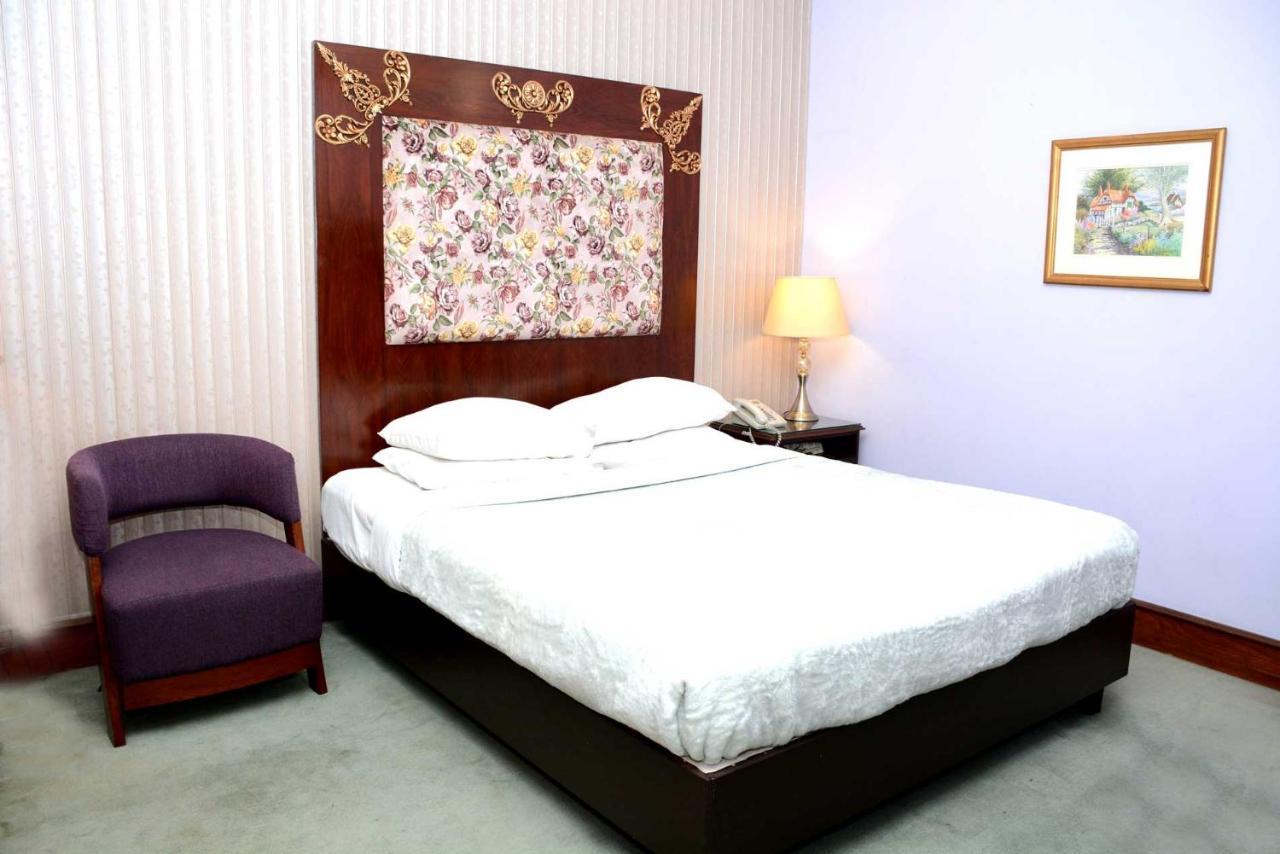 Regency Inn Hotel Лахор Екстериор снимка