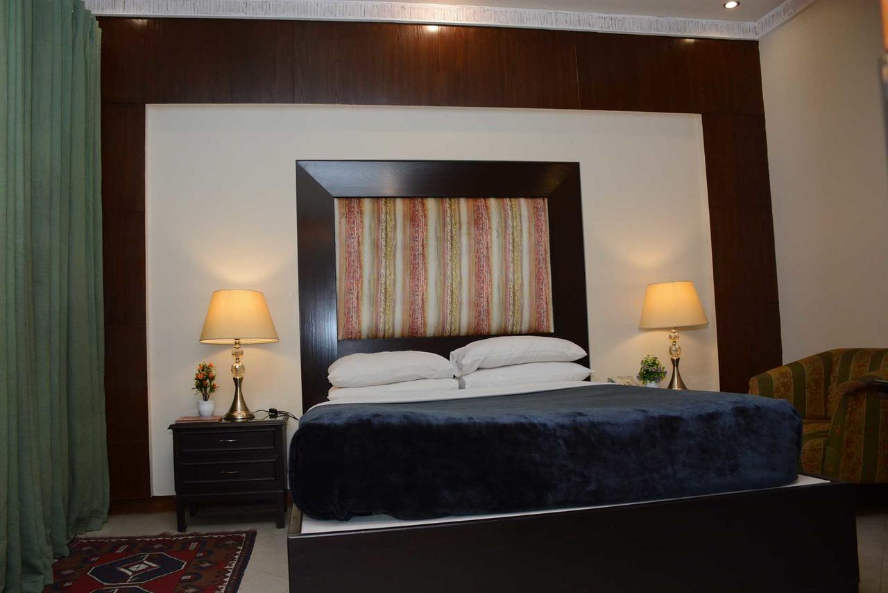 Regency Inn Hotel Лахор Екстериор снимка