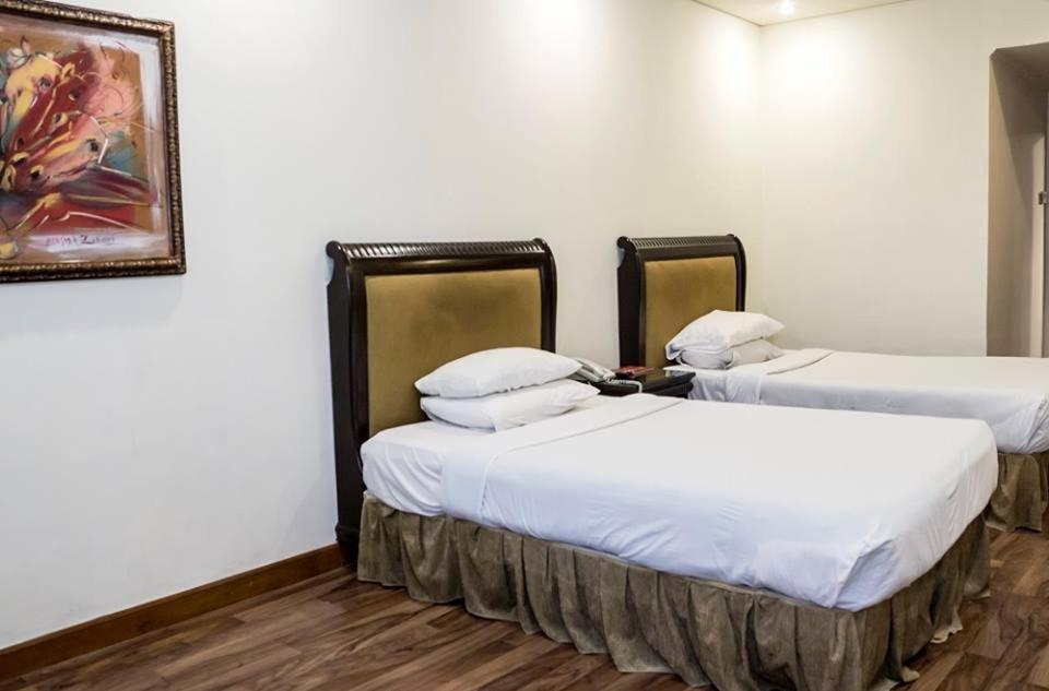 Regency Inn Hotel Лахор Екстериор снимка