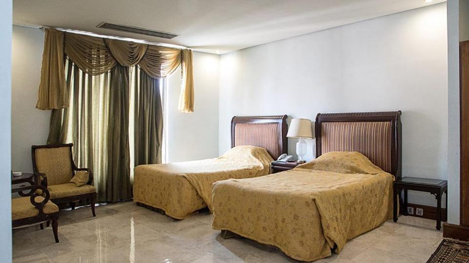 Regency Inn Hotel Лахор Екстериор снимка
